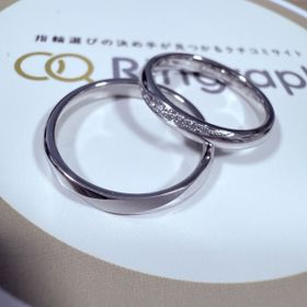 【ラザール ダイヤモンド(LAZARE DIAMOND)の口コミ】 他のメーカーさんで婚約指輪を購入したので重ね付けできるもの、デザイン…