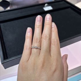 【ティファニー(Tiffany & Co.)の口コミ】 上品さ、エレガントさを兼ね備えたデザインに惹かれました。ダイヤモンド…