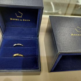 【HOSHI no SUNA 星の砂(ほしのすな)の口コミ】 夫婦で同じデザインですが、好みに応じて素材と太さ違いにしました。
夫は…