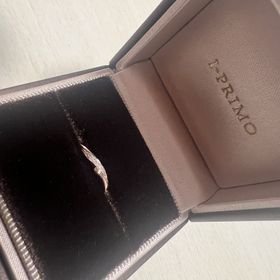 【アイプリモ(I-PRIMO)の口コミ】 緩いウェーブがかかっており、色はペールブラウンゴールドで肌なじみ抜群…