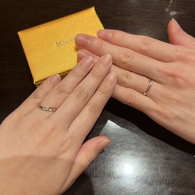 【ケイウノ ブライダル(K.UNO BRIDAL)の口コミ】 コンビネーションリングということで、通常の色1色ではなく交わる形で2色…