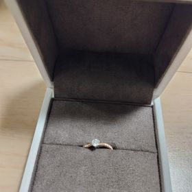 【Galopine & Galopin(ガロピーネガロパン)】の口コミ ダイヤモンドの繊細な輝きと、ピンクゴールドの優しい色味が見事に調和した...