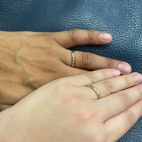 【ケイウノ ブライダル(K.UNO BRIDAL)の口コミ】 シンプルながらも洗練されたデザインが素敵です。美しい曲線を描いたフォ…