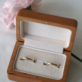 【atelier ST, CAT(アトリエ エスティーキャット)の口コミ】 存在感のあるゴールドの指輪です。有機的なフォルムがシンプルでありなが…