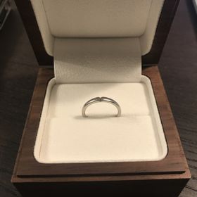 【Ponte Vecchio(ポンテヴェキオ)の口コミ】 男性リングが非常にシンプルなデザインなので、四六時中つけていることに…