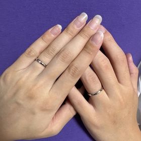 【銀座ダイヤモンドシライシの口コミ】 シンプルでつけやすく、飽きがこないデザインです！
私の方はダイヤを一石…