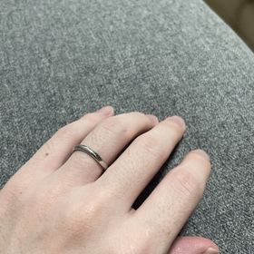 【ラザール ダイヤモンド(LAZARE DIAMOND)の口コミ】 デザインはシンプルで今後一生着用しても飽きがこないデザインが魅力的で…