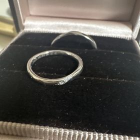 【アイプリモ(I-PRIMO)の口コミ】 水かき深めの指で、ウェーブデザインだと指が長く見えました。
斜めに入っ…