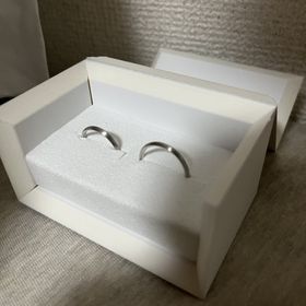 【shihara(シハラ)の口コミ】 店舗のスタッフの方に教えていただき、一目惚れして決めました！
シンプル…