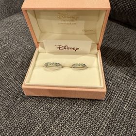 【ケイウノ ブライダル(K.UNO BRIDAL)の口コミ】 せっかくディズニーの指輪にするならとディズニー感満載の指輪にしました…