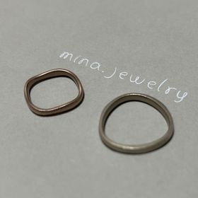 【mina.jewelry(ミナジュエリー)の口コミ】 デザインはシンプルながら最高のものを自分で作れます。
価格はどれだけこ…