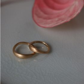 【atelier ST, CAT(アトリエ エスティーキャット)の口コミ】 一本で着けていてオシャレな指輪を探していました。初めは、ハイブランド…