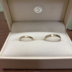 【DIAMOND DOT LAB(ダイアモンド ドット ラボ)の口コミ】 見る場所によって色がゴールドとシルバーのどちらに見えることによって2種…