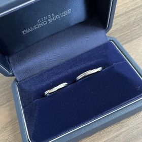 【銀座ダイヤモンドシライシの口コミ】 ・女性の方にはダイヤモンドがあるが、男性側にも同じ部分に加工を入れら…