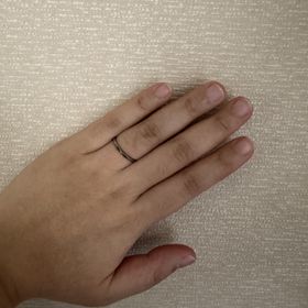 【AMOUR AMULET(アムール・アミュレット)】の口コミ 指輪というものを初めてつけたのですが、見た目が派手すぎないものが良いと...