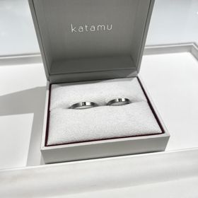 【Katamu(カタム)の口コミ】 「Katamu 紅（くれない）」はシンプルだけど存在感があって、角度によって…