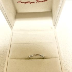 【アンジェリックフォセッテ(Angelique Fossette)の口コミ】 シンプルなデザインで、仕事中や家事をしている間も身に着けられるような…