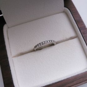 【Ponte Vecchio(ポンテヴェキオ)の口コミ】 ダイヤモンドがたくさん埋め込まれているのでつけているだけできらびやか…