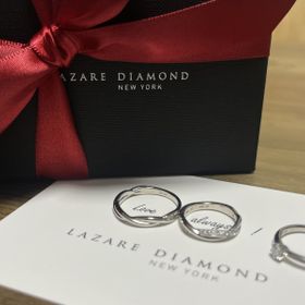 【ラザール ダイヤモンド(LAZARE DIAMOND)の口コミ】 ねじねじとした、他にはない珍しいデザイン気に入りました。女性用のリン…