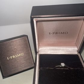 【アイプリモ(I-PRIMO)の口コミ】 他の指輪には無いリングがねじれている分指にフィットしやすく長時間付け…