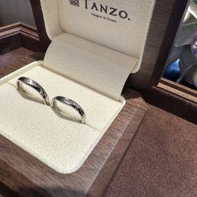 【TANZO.(鍛造指輪)の口コミ】 鍛造製法でというところにまず魅力を感じました。シンプルなデザインにヘ…