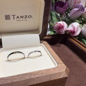 【TANZO.(鍛造指輪)の口コミ】 いろんな加工技術があり自分達好みのテイストを選ぶことができた。背面ま…