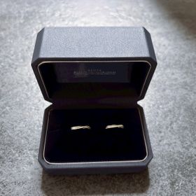 【銀座ダイヤモンドシライシの口コミ】 有名なブランドであることもありますが、普段使いとシンプルなデザインで…