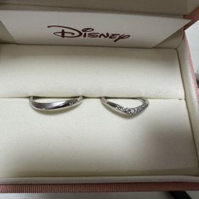 【ケイウノ ブライダル(K.UNO BRIDAL)の口コミ】 オーダーメイドでミッキーシェイプの刻印や、形がS字とV字の異なったデザ…