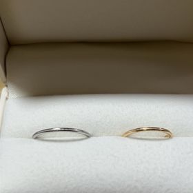 【RosettE Days(ロゼット・デイズ)の口コミ】 細いデザインですが、とても軽く、ゴールド感がとても素敵な指輪です。着…