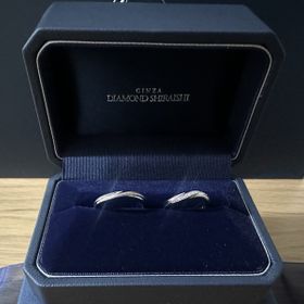 【銀座ダイヤモンドシライシの口コミ】 種類がいくつもあり、選ぶのに時間がとてもかかりました。写真で見るだけ…