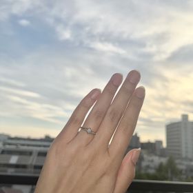 【ケイウノ ブライダル(K.UNO BRIDAL)の口コミ】 母から譲ってもらった婚約指輪をリメイクして作ってもらいました。
メイン…