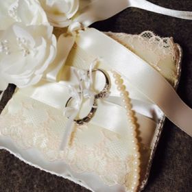 【アイプリモ(I-PRIMO)の口コミ】 ポラリスは脇に入れる石を自分で選ぶことができました。私の場合は、両サ…