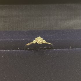 【銀座ダイヤモンドシライシの口コミ】 シンプルな指輪は飽きがこず、さまざまなファッションに自然に馴染むため…