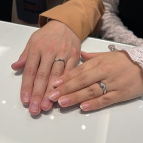【俄(にわか)の口コミ】 桜をモチーフにしており、重ね付けした時がとんでもなく可愛く、彼がこの…