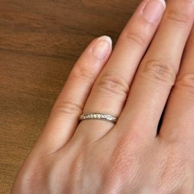 【ラザール ダイヤモンド(LAZARE DIAMOND)の口コミ】 ダイヤが入っていて、かつ、デザイン性のある指輪が欲しくて、この指輪を…