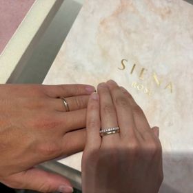 【SIENAROSE(シエナロゼ)の口コミ】 色が可愛い。普段使いもできるし、特別感も味わえる。
ツヤやマット、ハー…