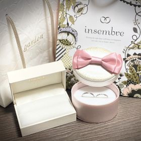 【insembre(インセンブレ)の口コミ】 デザインが素敵です。
私は太っていて指が太く短いので、余計に太って見え…