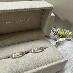 【mina.jewelry(ミナジュエリー)の口コミ】 私は組木というデザインをベースに作りました。
細い部分の加工と細さを自…