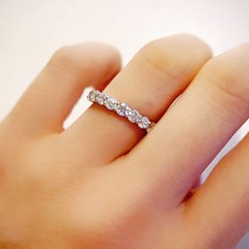 【ANNA DIAMOND(アンナダイヤモンド)】の口コミ 上質さとデザイン性のバランスが絶妙で、一目惚れでした。
色々なお店を見...