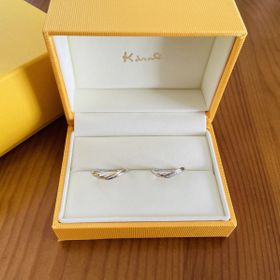 【ケイウノ ブライダル(K.UNO BRIDAL)の口コミ】 プラチナのリングにピンクゴールドラインとその下にダイヤがラインになっ…