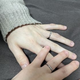 【アイプリモ(I-PRIMO)の口コミ】 奥さんの指輪のデザインはとてもダイヤがキラキラしています。光の加減で5…