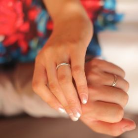 【LIAISON(リエゾン)の口コミ】 結婚指輪はシンプルなものを探していて少しダイヤが入っていればいいなと…