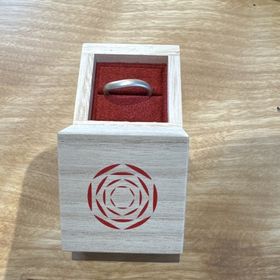 【出雲結(いずもゆい)の口コミ】 他にないデザインばかりで、色や表面加工も1つ1つ自分たちで考えることが…