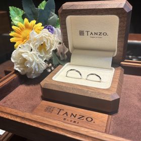 【TANZO.(鍛造指輪)の口コミ】 プラチナを豊富に含み、鍛造製法で作られた頑丈な指輪で、菱形のデザイン…