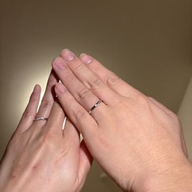 【アイプリモ(I-PRIMO)の口コミ】 夫婦で同じデザインの指輪です！
男性の指輪にはラインに沿ってマット加工…