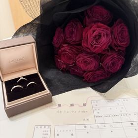 【アイプリモ(I-PRIMO)の口コミ】 普段結婚指輪と一緒に2連で重ね付けしたいため婚約指輪は背の高すぎないデ…