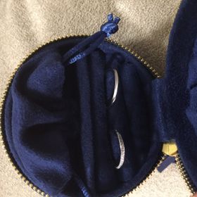 【銀座ダイヤモンドシライシの口コミ】 細くてダイヤモンドが綺麗に入っている指輪を探していました。そこで、店…