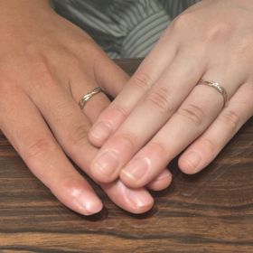 【AMATSU(アマツ)の口コミ】 永く続く絆をテーマにしたモデルでプラチナとピンクゴールドの柔らかなコ…