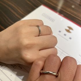 【AMATSU(アマツ)の口コミ】 着け心地がよく、女性用はサイドの部分まで細かくダイヤが付けられていて…