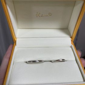 【ケイウノ ブライダル(K.UNO BRIDAL)の口コミ】 重なるとハートになるデザインがかわいいです。
お互いらしくなるように太…